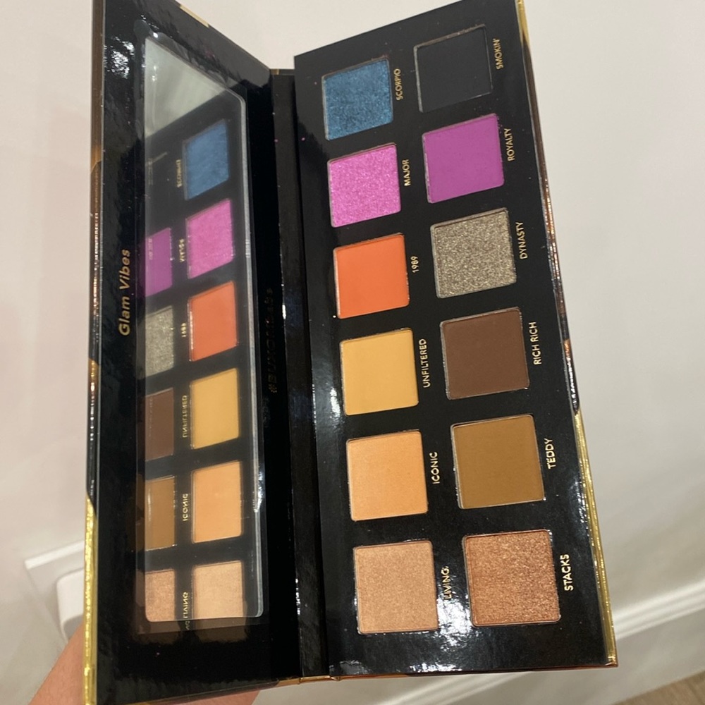 Buxom x Ash K Holm eyeshadow palette